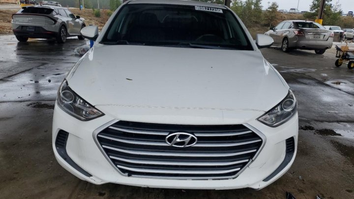 Hyundai Elantra  2018