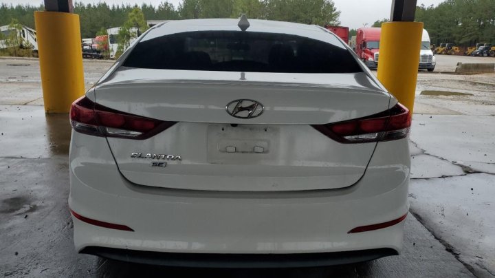 Hyundai Elantra  2018