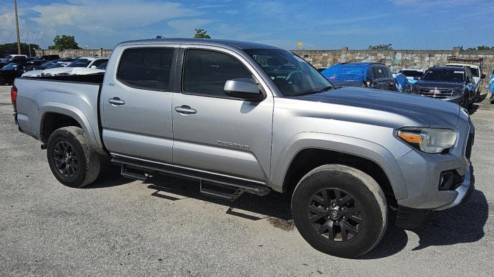 Toyota TACOMA  2021