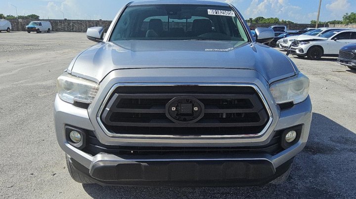 Toyota TACOMA  2021