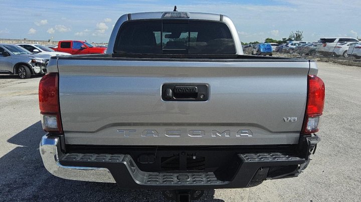 Toyota TACOMA  2021