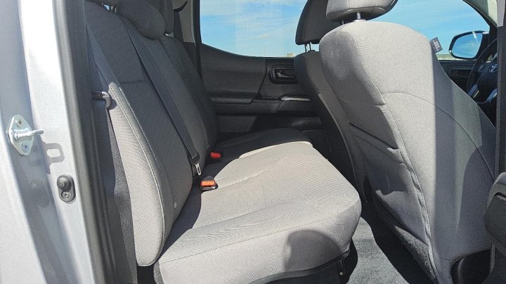 Toyota TACOMA  2021