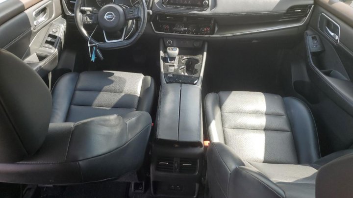 Nissan ROGUE  2021