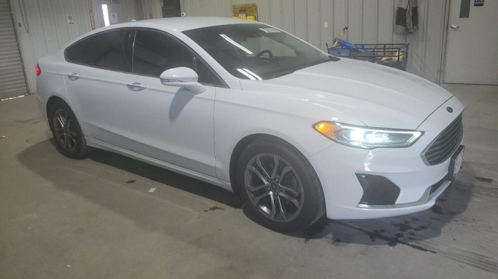 Ford FUSION  2019