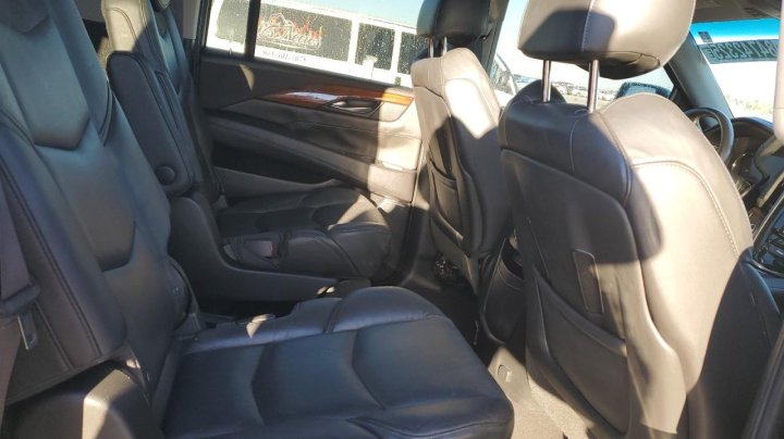 Cadillac Escalade  2016