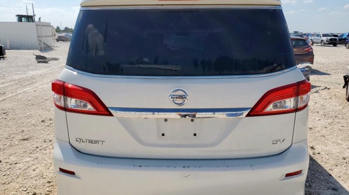 Nissan Quest  2016