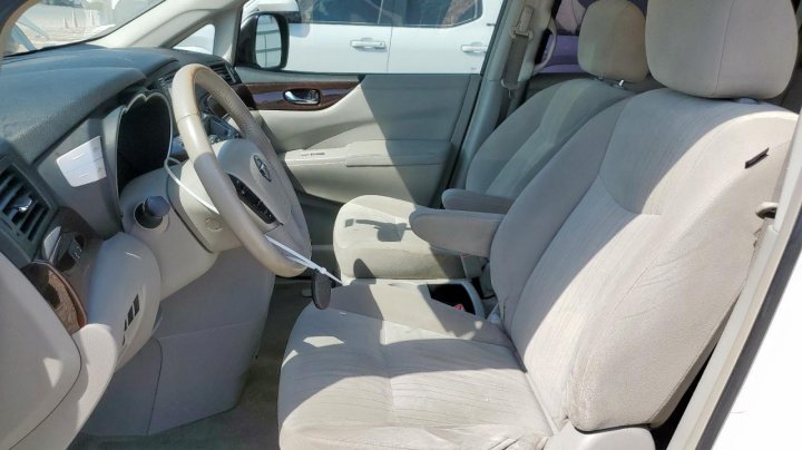 Nissan Quest  2016