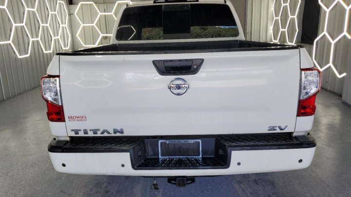 Nissan Titan  2022