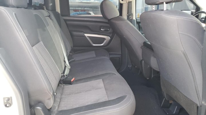 Nissan Titan  2022