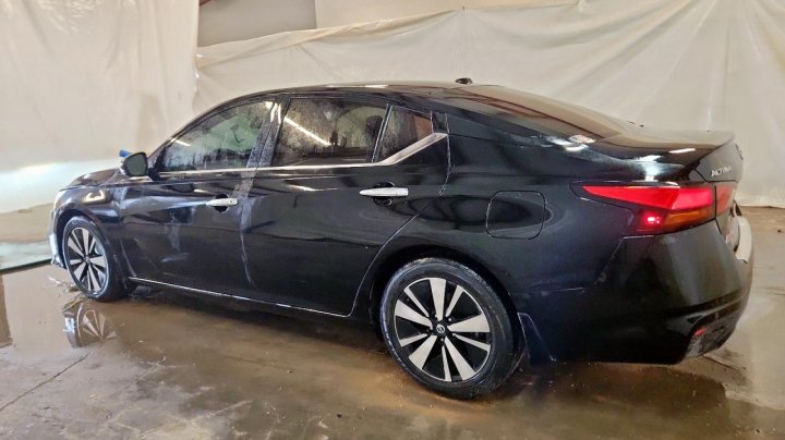 Nissan Altima  2021