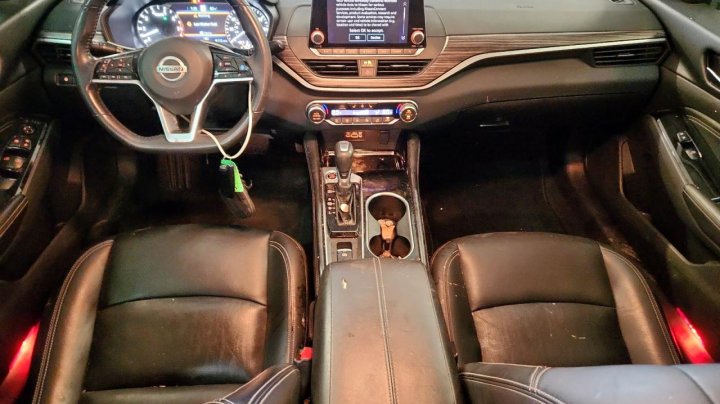Nissan Altima  2021