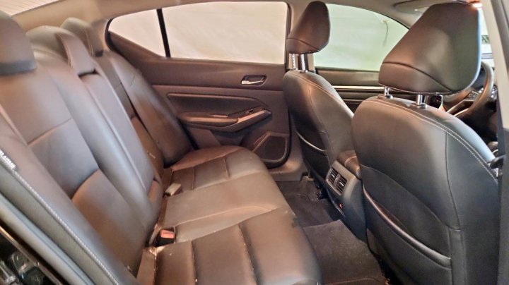 Nissan Altima  2021