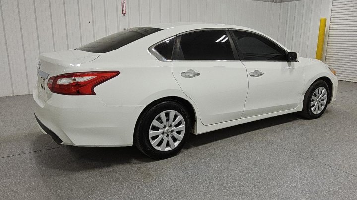 Nissan Altima  2016
