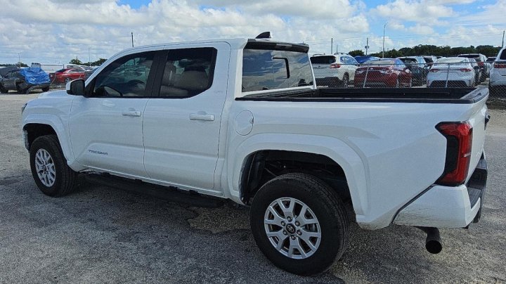 Toyota TACOMA  2024