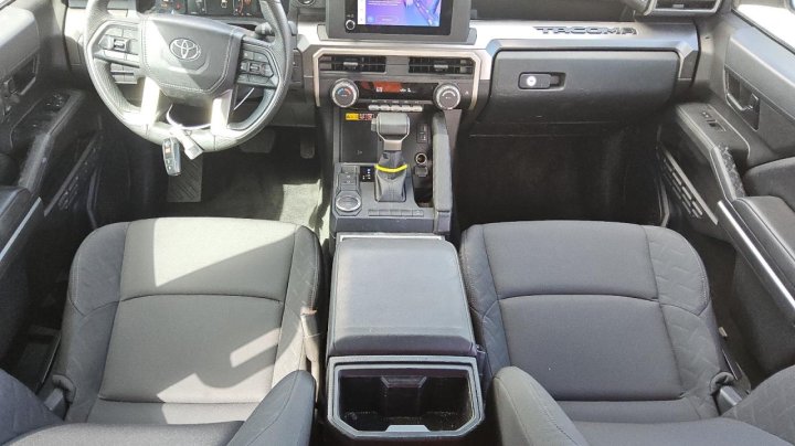 Toyota TACOMA  2024