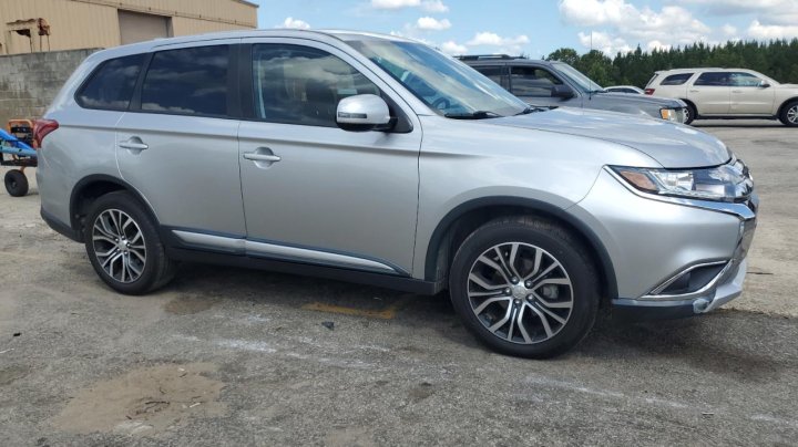 Mitsubishi Outlander  2018
