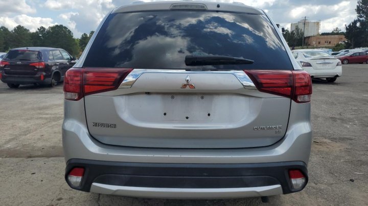 Mitsubishi Outlander  2018