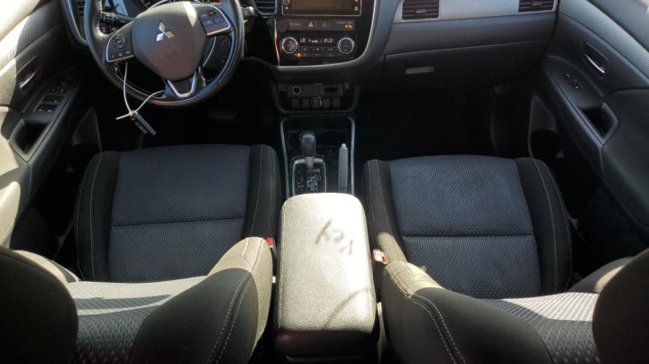 Mitsubishi Outlander  2018