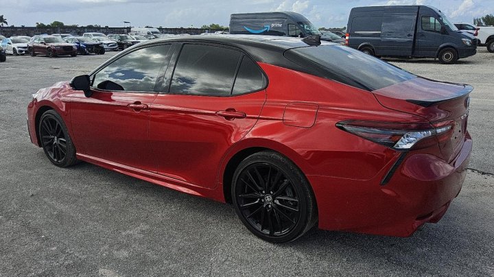 Toyota Camry  2023