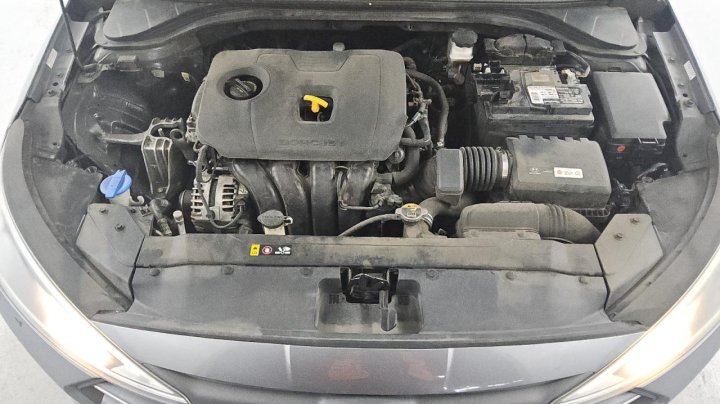 Hyundai Elantra  2019
