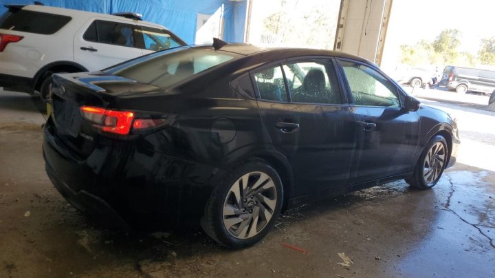 Subaru Legacy  2023