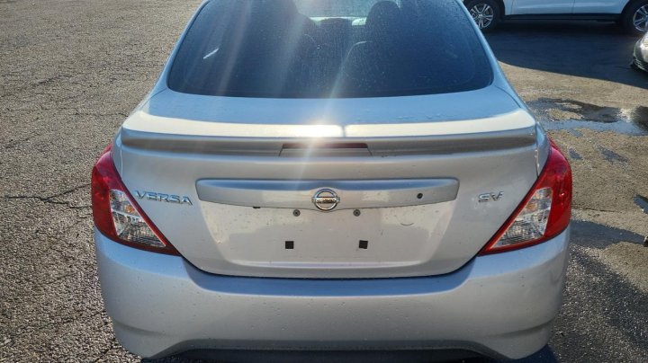 Nissan Versa  2019