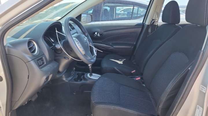 Nissan Versa  2019