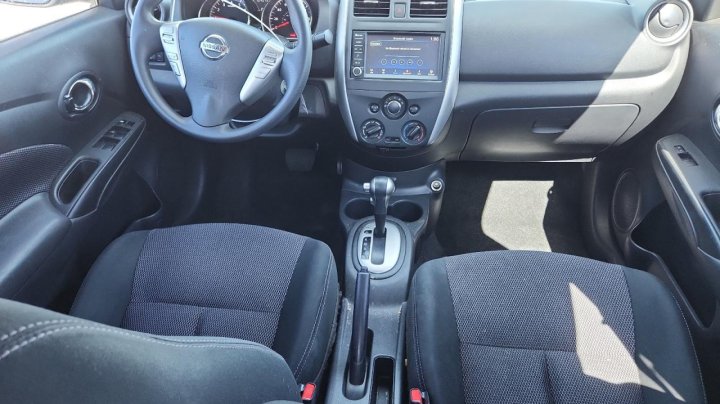 Nissan Versa  2019