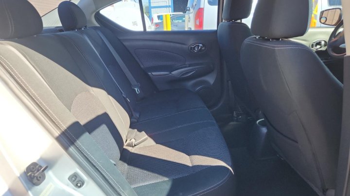 Nissan Versa  2019