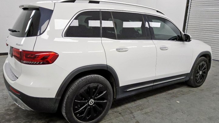 Mercedes-Benz GLB  2021