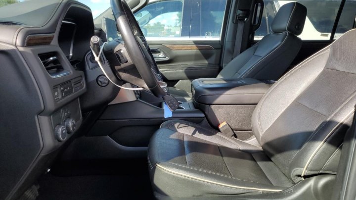 Chevrolet Suburban  2023