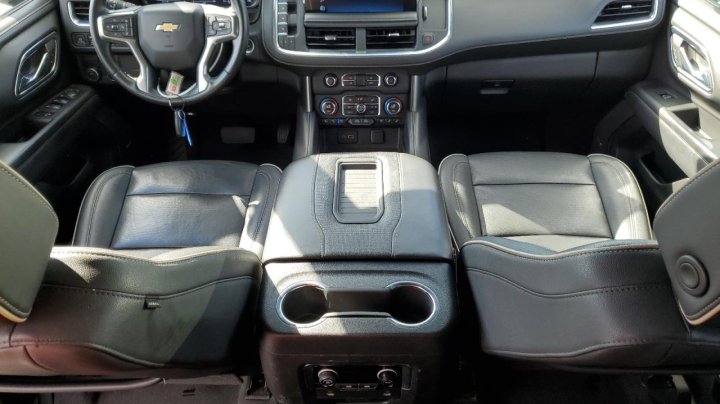 Chevrolet Suburban  2023