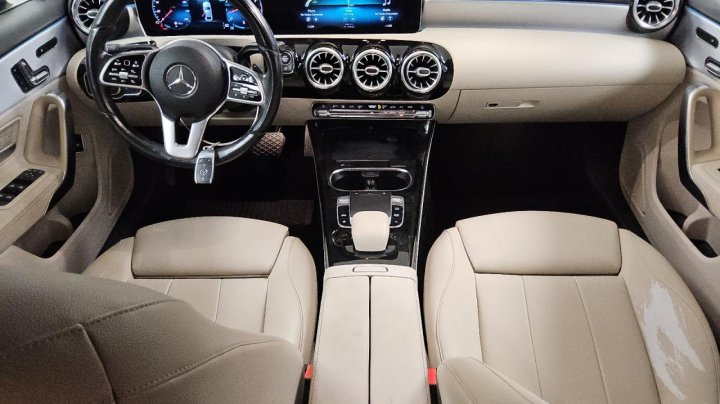 Mercedes-Benz A  2020