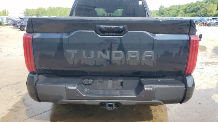 Toyota TUNDRA  2025