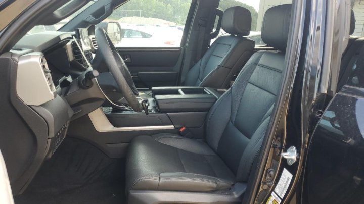 Toyota TUNDRA  2025