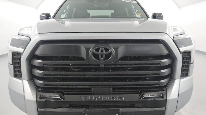 Toyota TUNDRA  2025