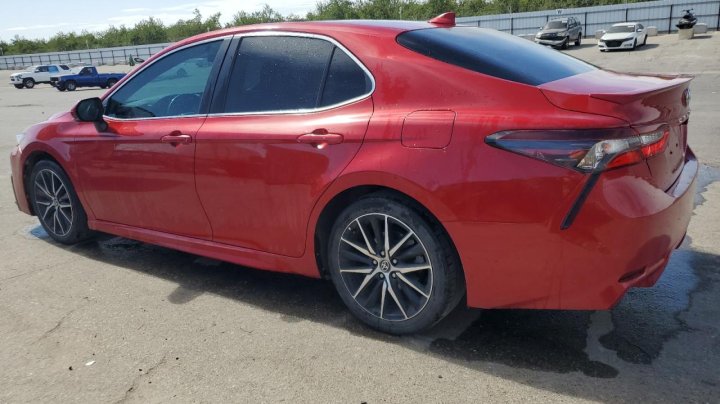 Toyota Camry  2021