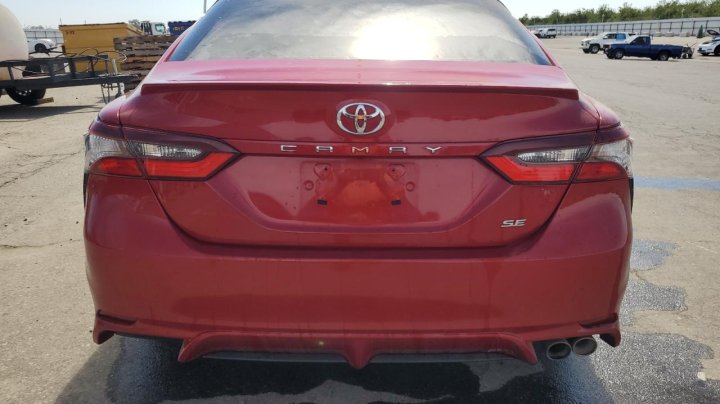 Toyota Camry  2021