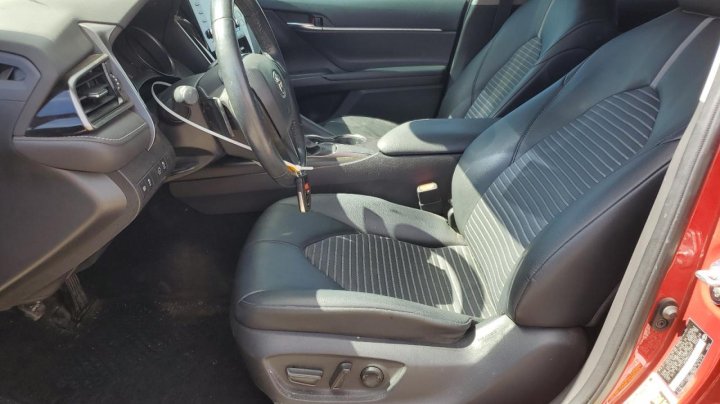 Toyota Camry  2021