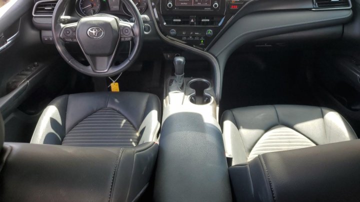 Toyota Camry  2021