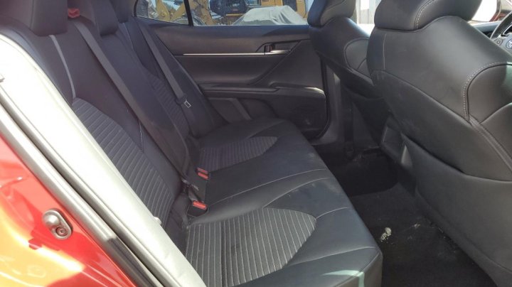 Toyota Camry  2021