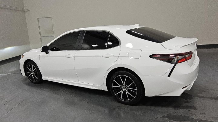 Toyota Camry  2021