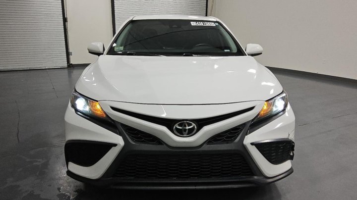 Toyota Camry  2021