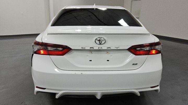 Toyota Camry  2021
