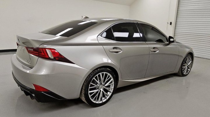 Lexus IS  2015