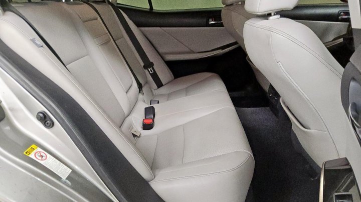 Lexus IS  2015