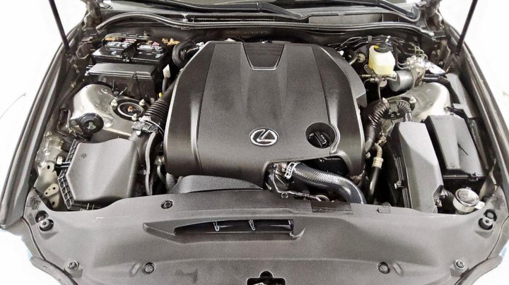 Lexus IS  2015