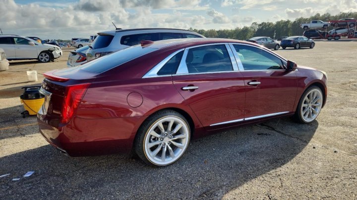 Cadillac XTS  2016