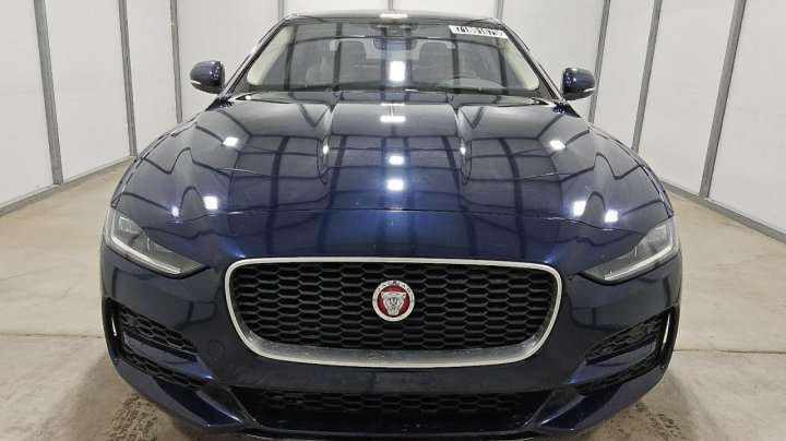 Jaguar XE  2020
