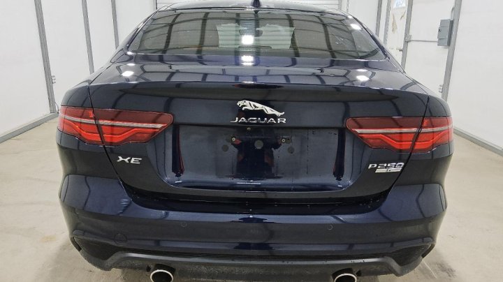 Jaguar XE  2020